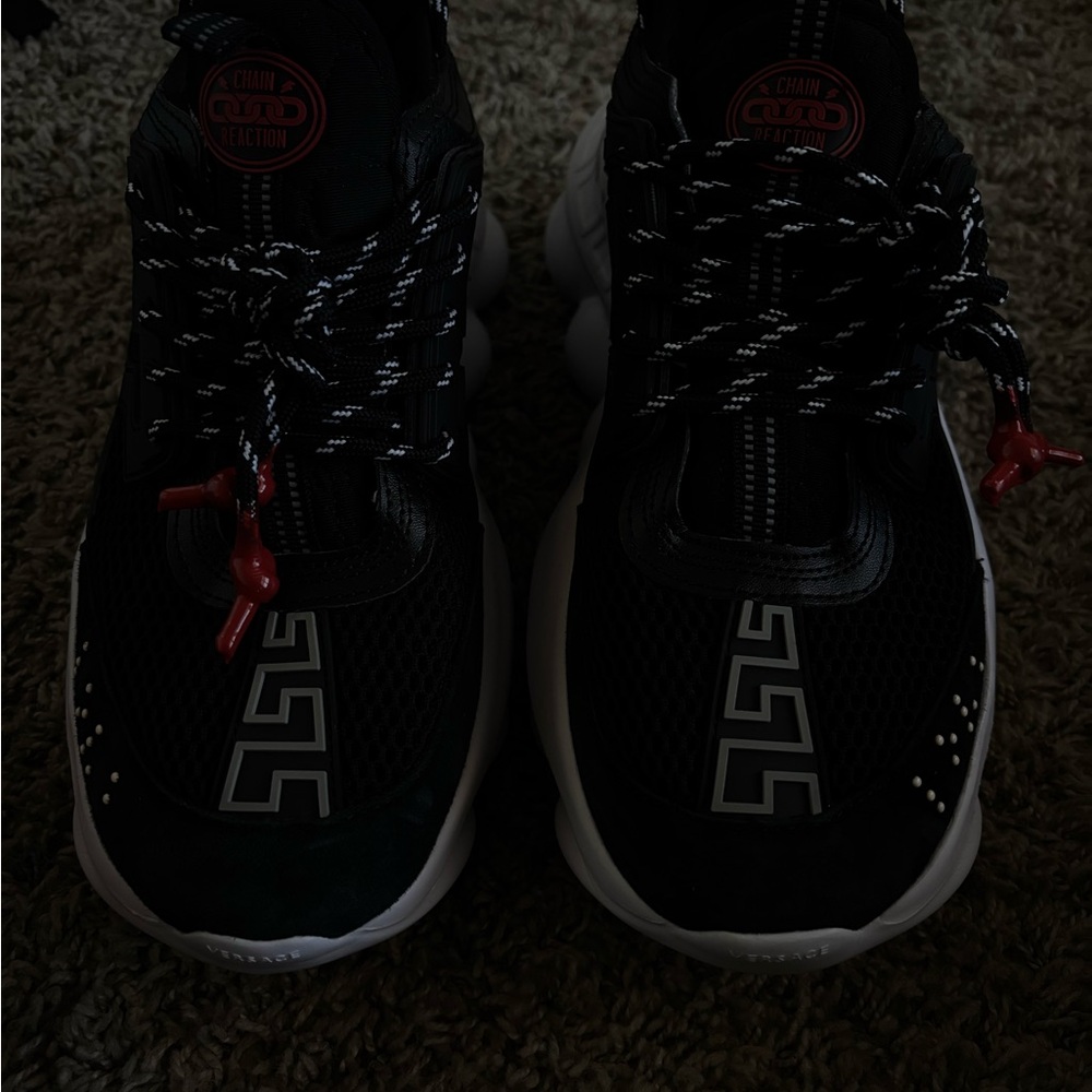 Versace (chain reactions)